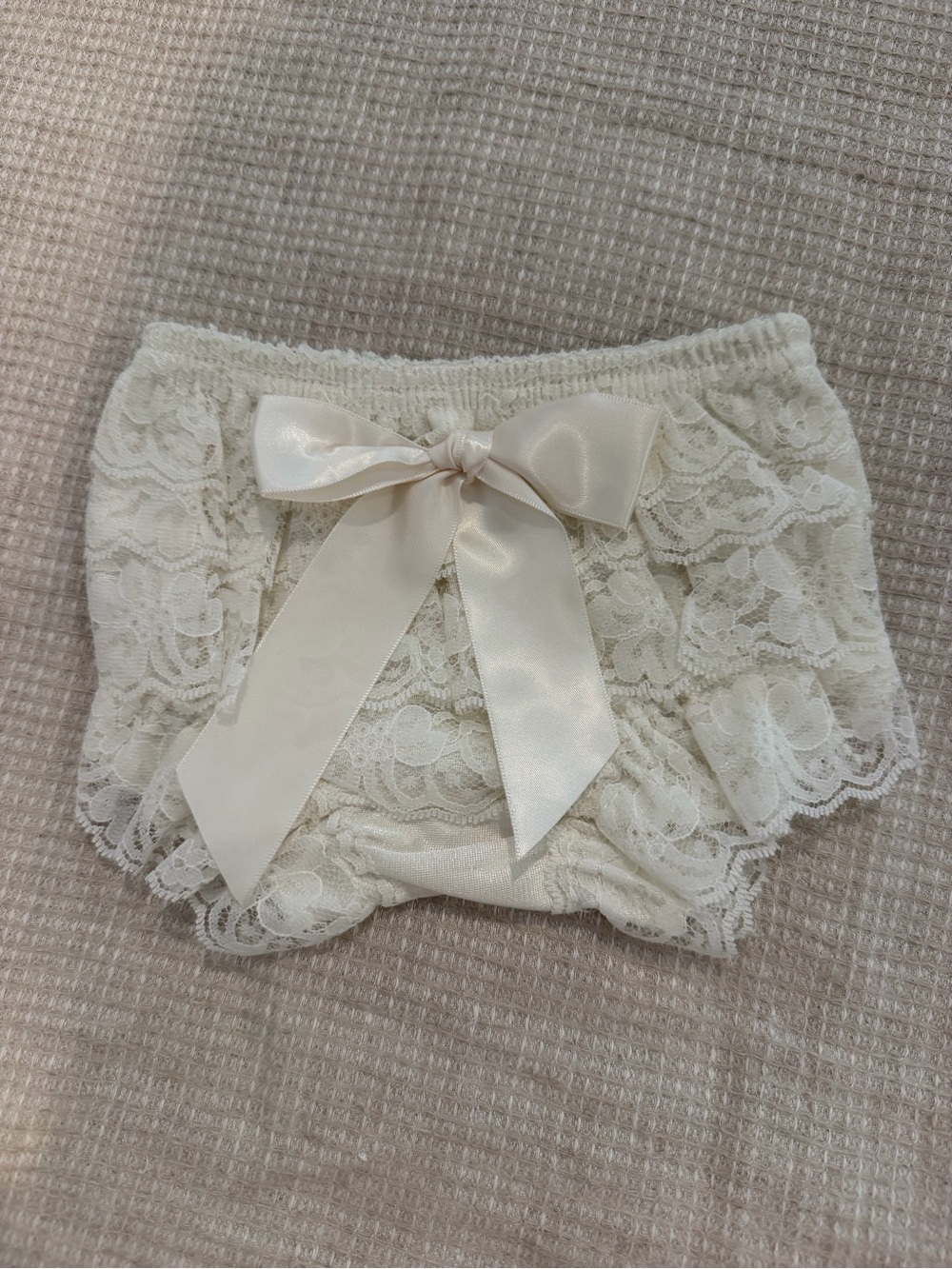 Ivory Lace Baby Bloomers with Satin Bow Baptism Christening Wedding 0-6 months